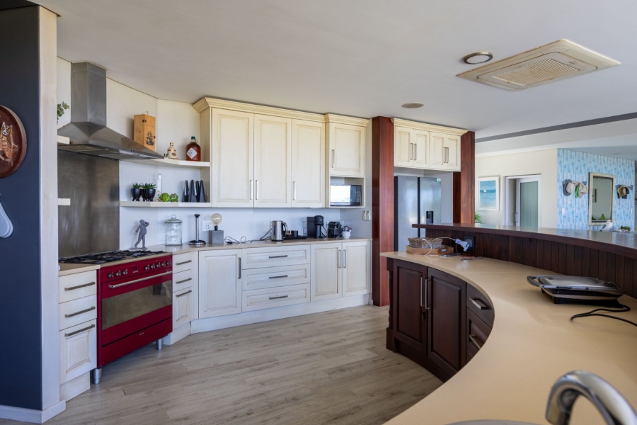 8 Bedroom Property for Sale in Keurboomstrand Western Cape